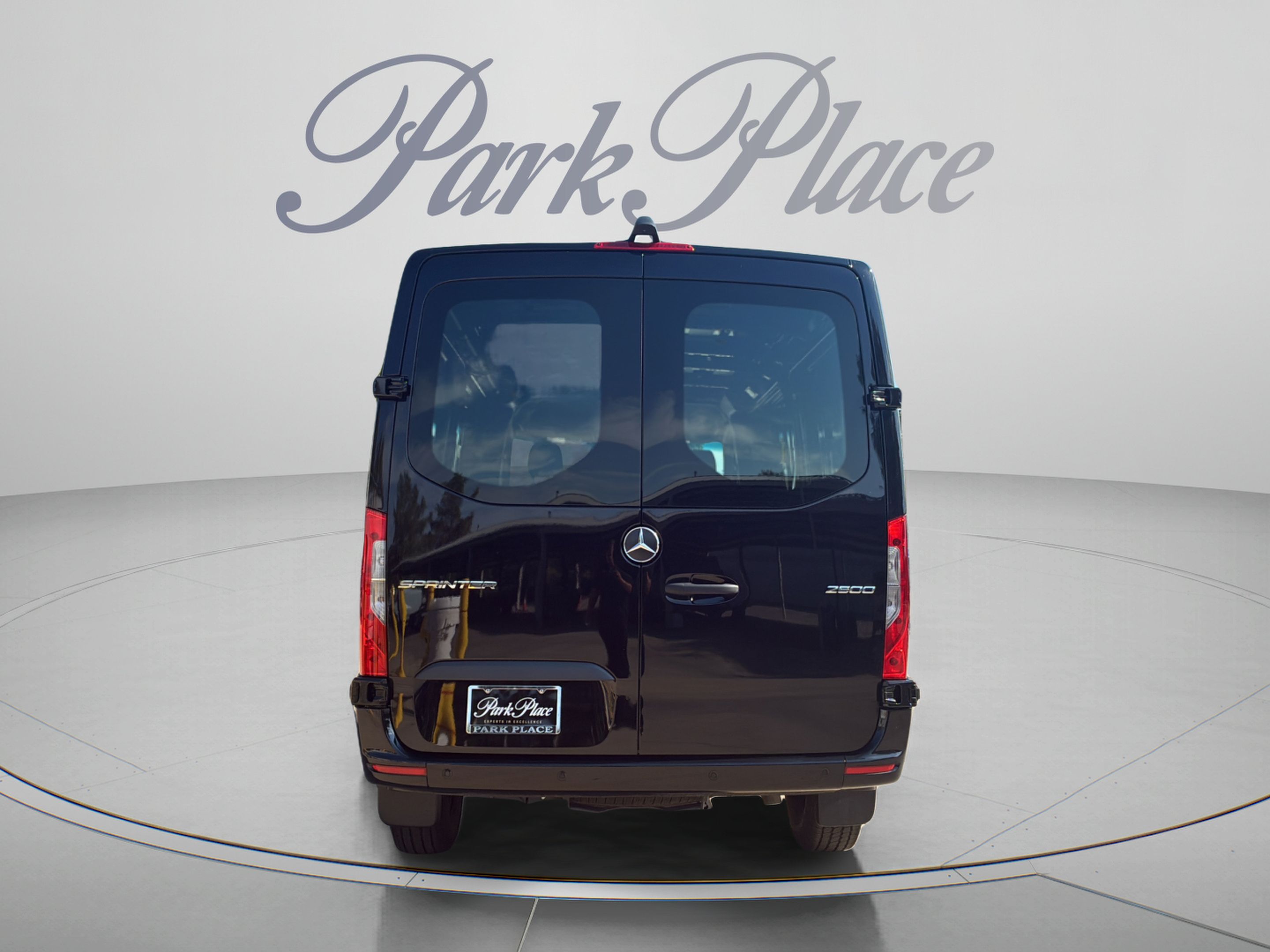 Used 2025 Mercedes-Benz Sprinter 2500 image 4