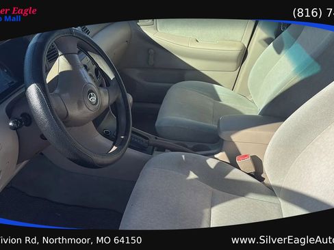 Used 2003 Toyota Corolla LE FWD image 10