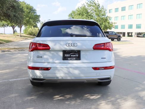 Used 2019 Audi Q5 2.0T Premium w/ Convenience Package AWD/4WD image 6
