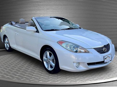 Used 2005 Toyota Solara SLE FWD image 1