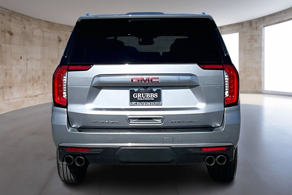 Used 2024 GMC Yukon Denali AWD/4WD image 5