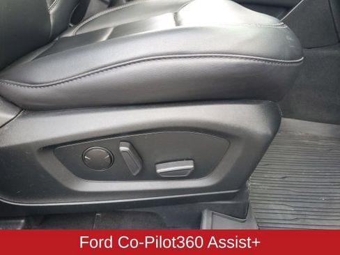 Used 2022 Ford Explorer XLT w/ Equipment Group 202A AWD/4WD image 13