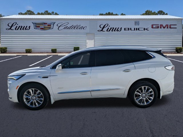 Used 2023 Buick Enclave Avenir w/ Avenir Technology Package AWD/4WD image 7