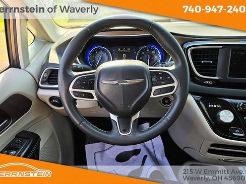 Used 2022 Chrysler Voyager LX FWD image 7