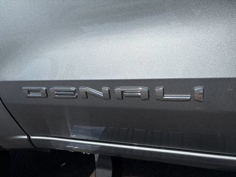 New 2026 GMC Canyon Denali AWD/4WD image 9