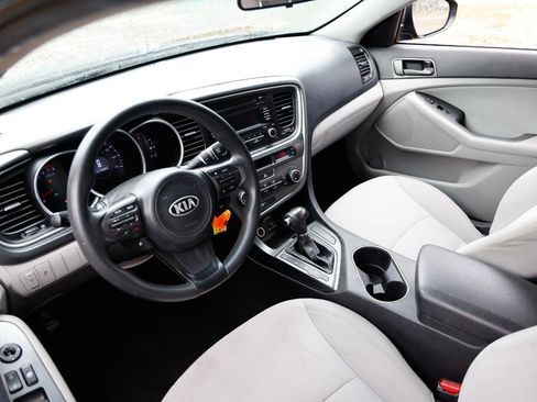 Used 2015 Kia Optima LX image 4