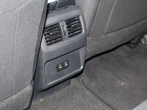 Used 2024 Nissan Rogue SV AWD/4WD image 18