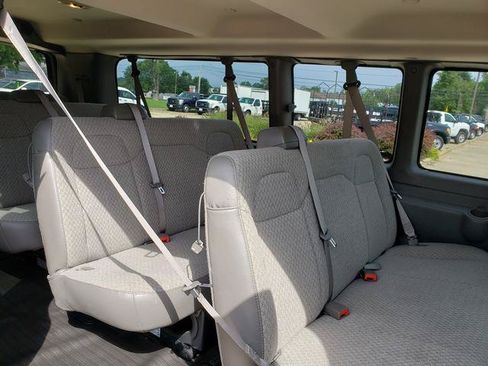 Used 2017 Chevrolet Express 3500 LT w/ LT Preferred Equipment Group RWD image 13