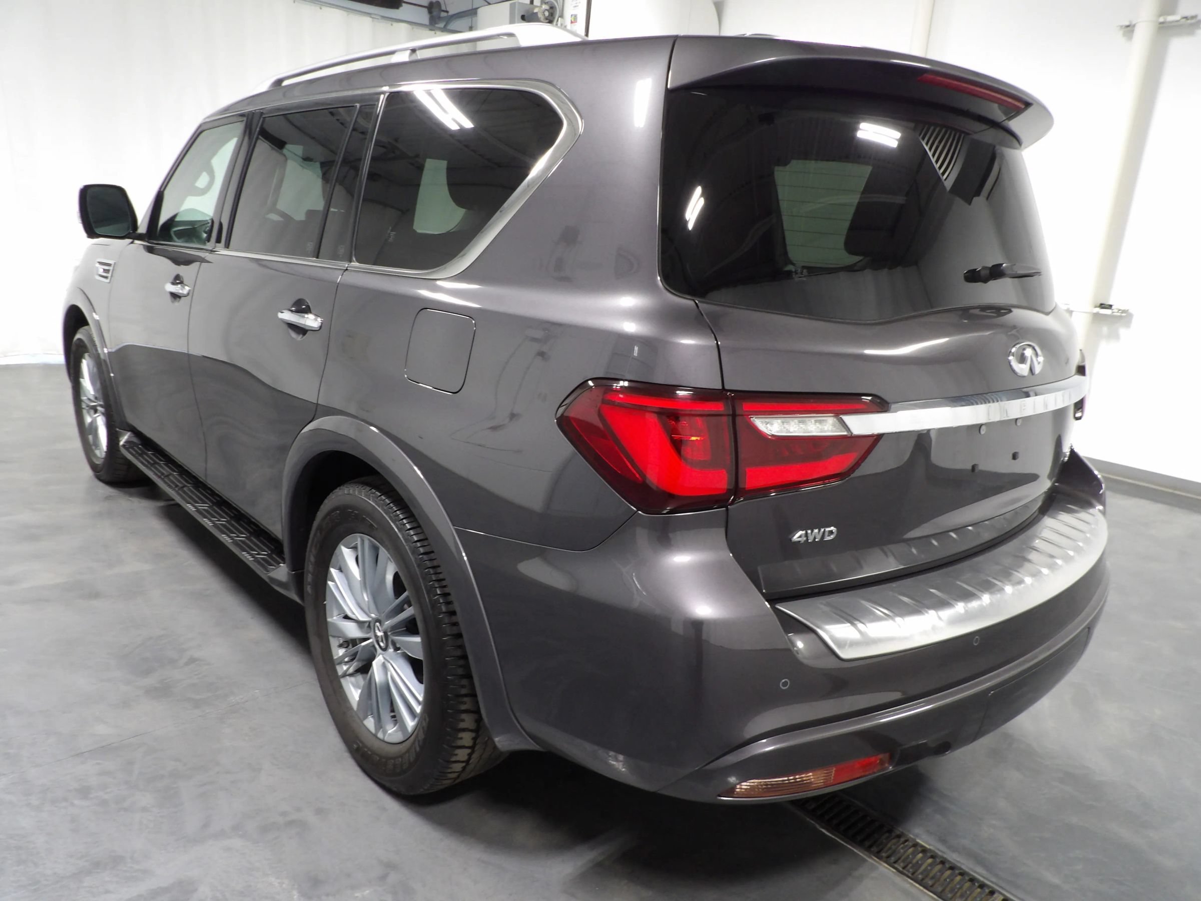 Used 2024 INFINITI QX80 Luxe AWD/4WD image 11