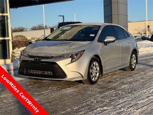 Used 2025 Toyota Corolla LE image 7