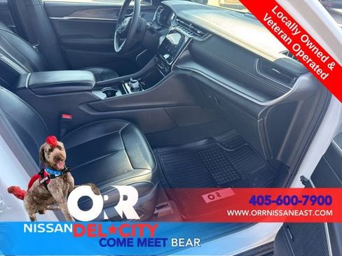 Used 2024 Jeep Grand Cherokee Limited 4xe image 12