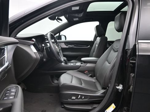 Used 2025 Cadillac XT6 Premium Luxury AWD/4WD image 23