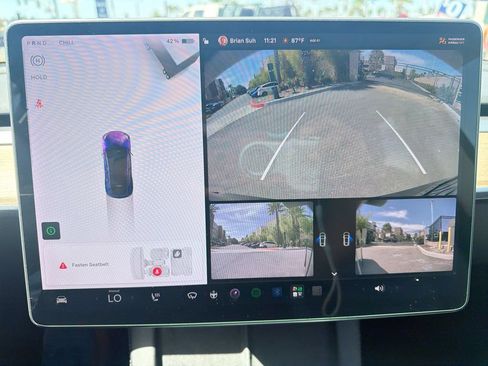 Used 2021 Tesla Model Y Long Range AWD/4WD image 20