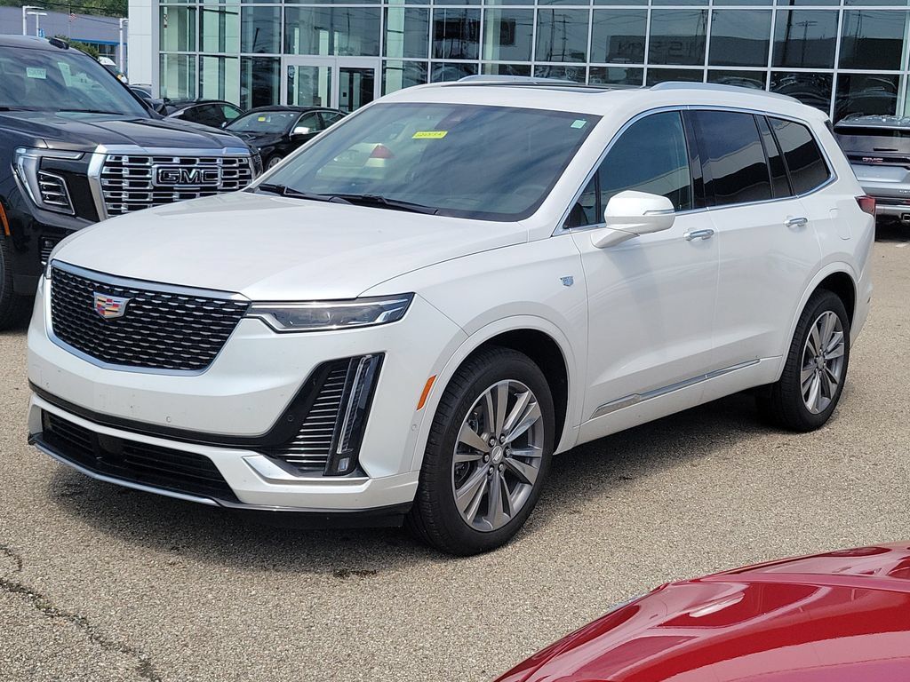 Used 2025 Cadillac XT6 Premium Luxury w/ Technology Package AWD/4WD image 2