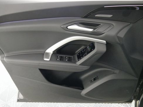 Certified 2025 Audi Q5 2.0T Premium Plus w/ Premium Plus image 10