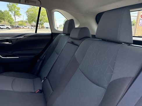Used 2025 Toyota RAV4 XLE FWD image 19
