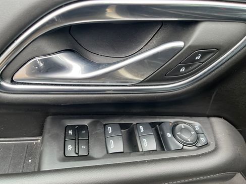 Used 2024 Chevrolet Suburban LT image 12