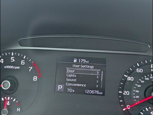 Used 2022 Kia Soul LX image 9