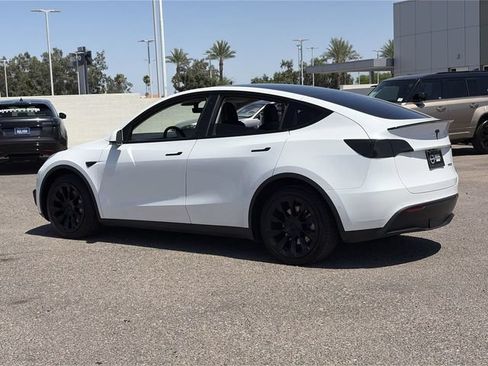 Used 2021 Tesla Model Y Long Range AWD/4WD image 8