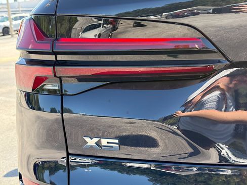 New 2026 BMW X5 M60i AWD/4WD image 10