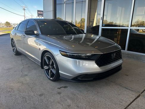 Used 2024 Honda Accord Sport image 4