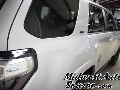 Used 2023 Toyota 4Runner SR5 Premium image 6