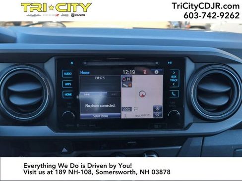 Used 2018 Toyota Tacoma TRD Off-Road w/ Technology Package image 22