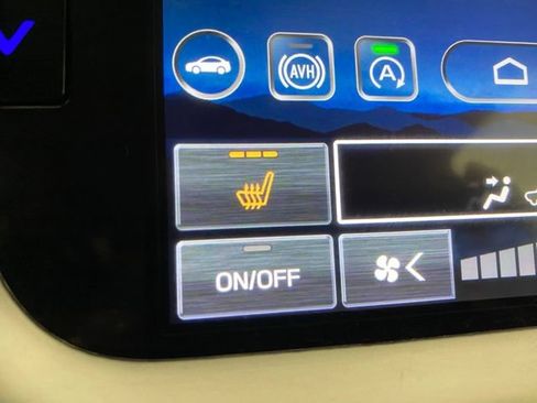 Used 2024 Subaru Outback Premium AWD/4WD image 17