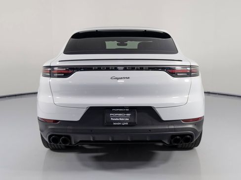 Certified 2023 Porsche Cayenne Platinum Edition image 9