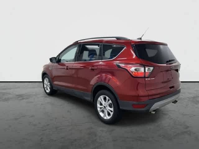 Used 2017 Ford Escape SE w/ Equipment Group 201A FWD image 2