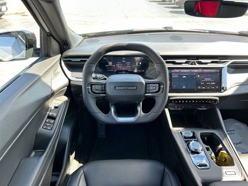 New 2026 Jeep Cherokee Overland image 32