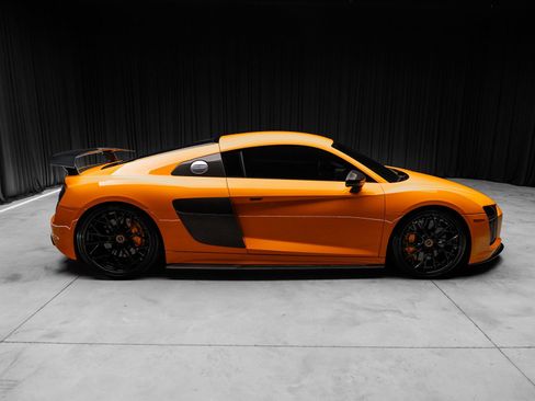 Used 2017 Audi R8 V10 plus AWD/4WD image 12