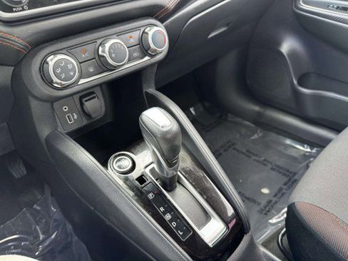 Used 2021 Nissan Versa SR image 30