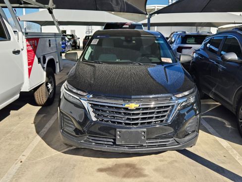 Used 2022 Chevrolet Equinox LS w/ LS Convenience Package image 3
