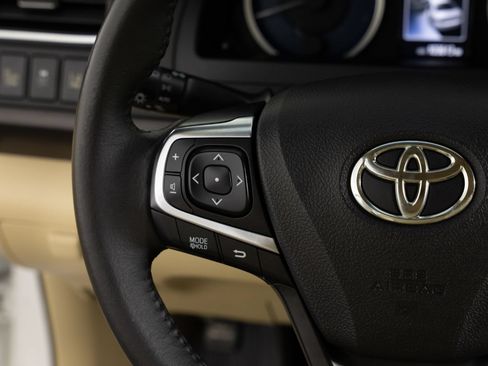 Used 2017 Toyota Camry XLE w/ Advanced Technology Package FWD image 28