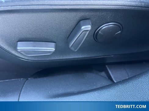 Certified 2021 Ford Escape SE w/ SE Sport Appearance Package image 40