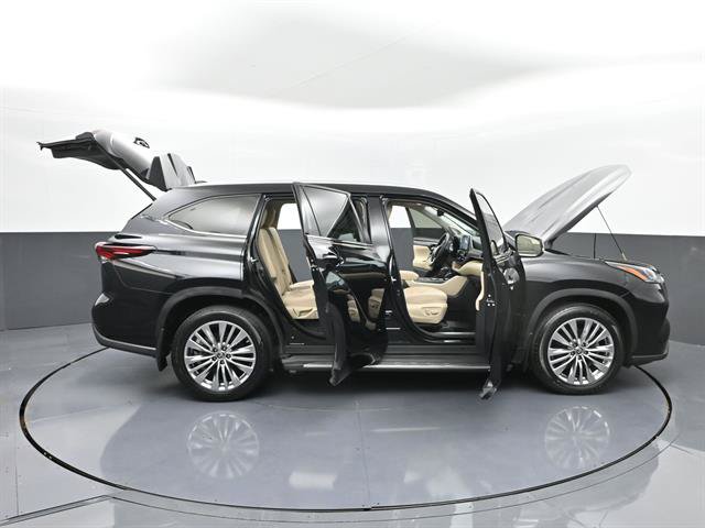 Used 2024 Toyota Highlander Platinum FWD image 53