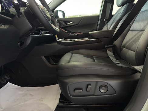 New 2026 Chevrolet Equinox LT w/ Convenience Package II image 9