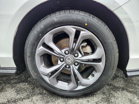 Certified 2023 Honda Accord EX image 7
