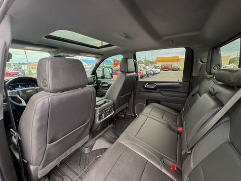 Used 2025 Chevrolet Silverado 3500 LTZ w/ LTZ Convenience Package AWD/4WD image 31