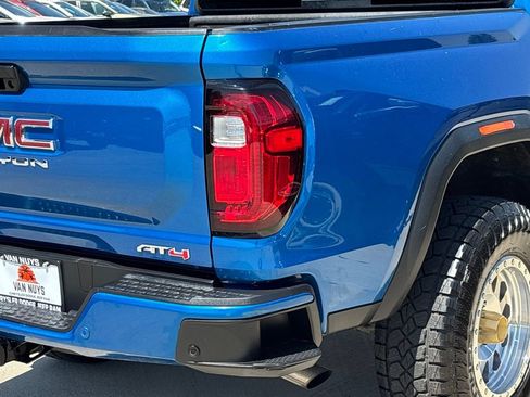 Used 2023 GMC Canyon AT4 w/ AT4 Premium Package AWD/4WD image 6
