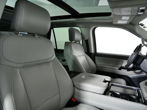 Certified 2025 Ford Expedition Max Active AWD/4WD image 11