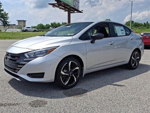 New 2025 Nissan Versa SR w/ Trunk Package image 6