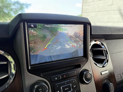 Used 2014 Ford F250 Lariat image 19