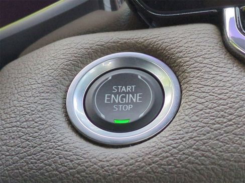 Used 2023 GMC Canyon Denali image 29