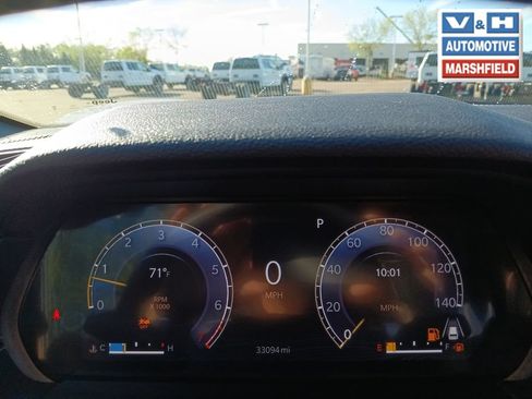 Used 2023 Jeep Grand Cherokee Altitude AWD/4WD image 10