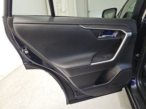Used 2020 Toyota RAV4 Limited AWD/4WD image 29