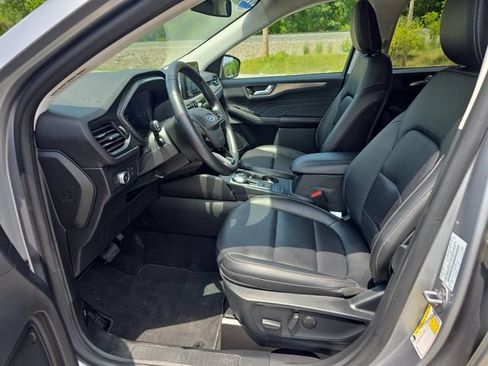 Certified 2022 Ford Escape Titanium AWD/4WD image 14