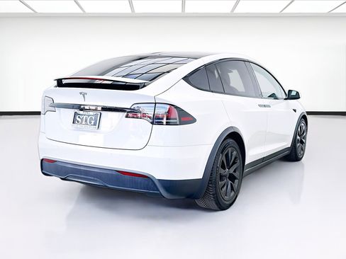 Used 2022 Tesla Model X image 4