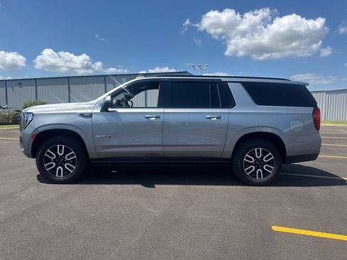 Used 2023 GMC Yukon XL AT4 w/ LPO, Floor Liner Package AWD/4WD image 3